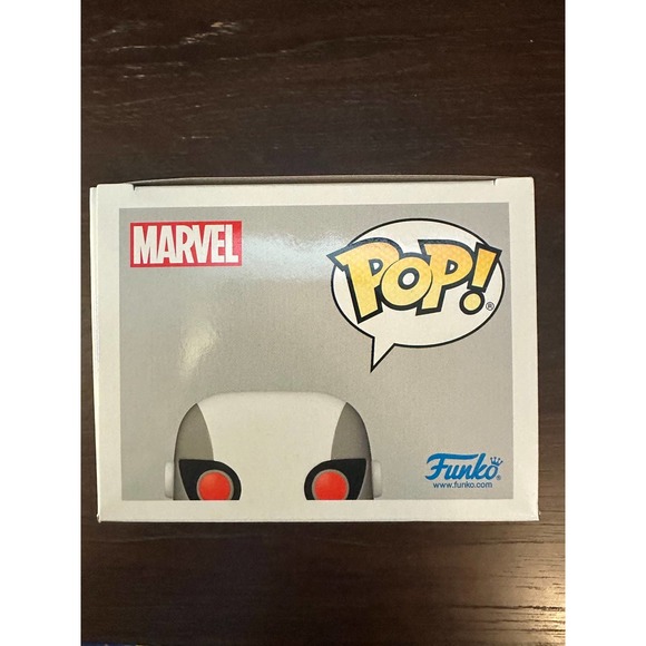 Spider-Man (Bug-Eyes Armor) 1067 2022 Winter Convention Exclusive Funko Pop - Picture 5 of 6